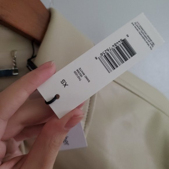 New! T Tahari Puff Sleeve Faux Leather Jacket - Picture 3 of 3